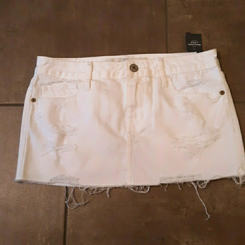 NWT Abercrombie and Fitch White  Skirt